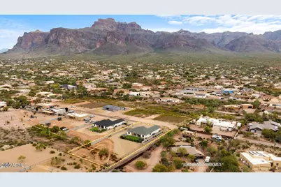 590 S Sun Road, Apache Junction, AZ 85119 - Photo 5