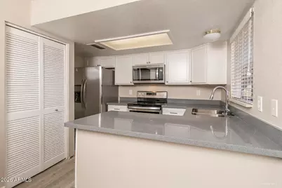 4850 E Kachina Trail #4, Phoenix, AZ 85044 - Photo 3