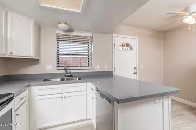 4850 E Kachina Trail #4, Phoenix, AZ 85044 - Photo 5