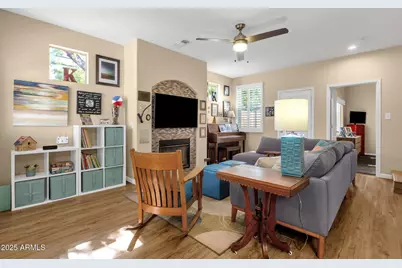 3221 N 37th Street #10, Phoenix, AZ 85018 - Photo 7