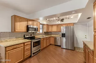 10401 W Avalon Dr, Avondale, AZ 85392 - Photo 11