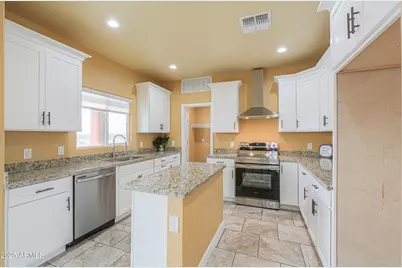 210 N Pettoshas Drive, Maricopa, AZ 85139 - Photo 11