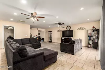 2 E Muriel Drive, Phoenix, AZ 85022 - Photo 9