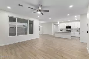 10525 W Buena Vista Dr, Arizona City, AZ 85123 - Photo 9