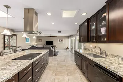 10818 W Santa Fe Drive, Sun City, AZ 85351 - Photo 7