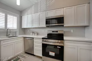 10820 N Fairway Ct W, Sun City, AZ 85351 - Photo 5