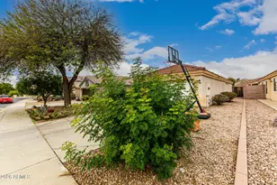 11340 W Madisen Ellise Dr, Surprise, AZ 85378 - Photo 5