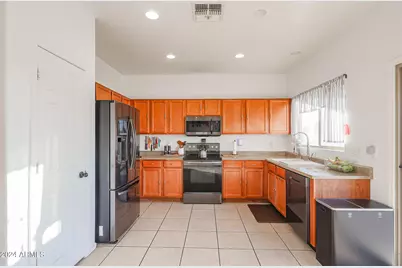 9214 S 35th Glen, Laveen, AZ 85339 - Photo 3