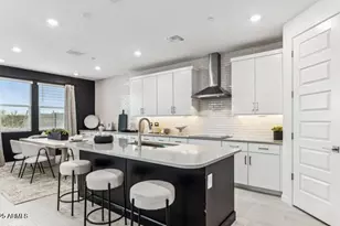 9812 S 11th Pl, Phoenix, AZ 85042 - Photo 7