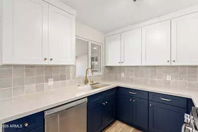 108 E Monte Way, Phoenix, AZ 85042 - Photo 7