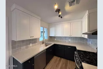 108 E Monte Way, Phoenix, AZ 85042 - Photo 11