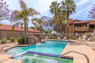 2929 W Yorkshire Dr, Phoenix, AZ 85027 - Photo 25