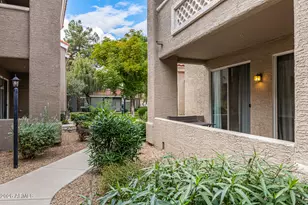 2929 W Yorkshire Dr, Phoenix, AZ 85027 - Photo 17