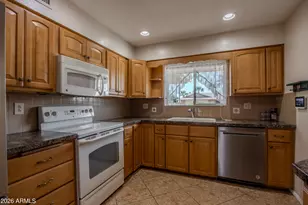 10905 W El Capitan Cir, Sun City, AZ 85351 - Photo 7