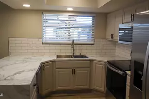 6737 S Patty Ln, Tempe, AZ 85283 - Photo 3