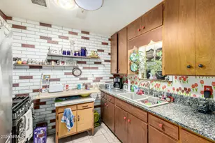 2250 W Augusta Ave, Phoenix, AZ 85021 - Photo 9