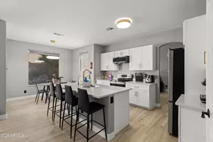 1018 E Silverwood Dr, Phoenix, AZ 85048 - Photo 9