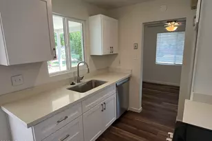 5610 N 38th Dr, Phoenix, AZ 85019 - Photo 9