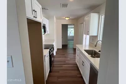 5610 N 38th Drive, Phoenix, AZ 85019 - Photo 7