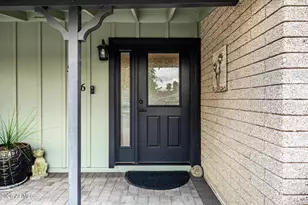 526 W Seldon Ln, Phoenix, AZ 85021 - Photo 51