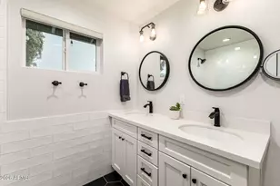 526 W Seldon Ln, Phoenix, AZ 85021 - Photo 39