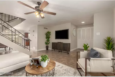 8056 N 31st Lane, Phoenix, AZ 85051 - Photo 5