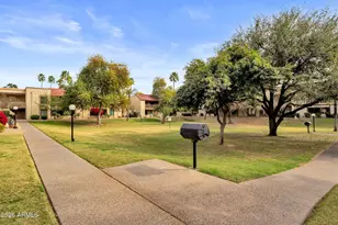 8651 E Royal Palm Rd, Scottsdale, AZ 85258 - Photo 29