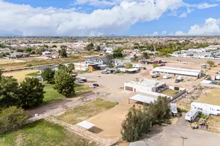 17524 E Brooks Farm Rd, Gilbert, AZ 85298 - Photo 35