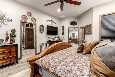 17524 E Brooks Farm Road, Gilbert, AZ 85298 - Photo 17