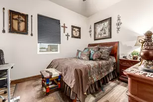 17524 E Brooks Farm Rd, Gilbert, AZ 85298 - Photo 21