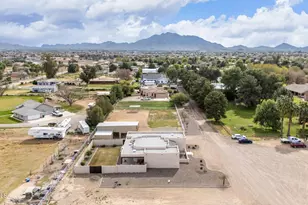 17524 E Brooks Farm Rd, Gilbert, AZ 85298 - Photo 37