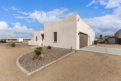 17524 E Brooks Farm Road, Gilbert, AZ 85298 - Photo 1