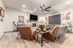 17524 E Brooks Farm Rd, Gilbert, AZ 85298 - Photo 7