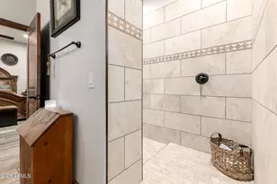 17524 E Brooks Farm Rd, Gilbert, AZ 85298 - Photo 19