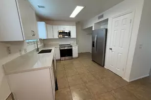 909 E Escuda Dr, Phoenix, AZ 85024 - Photo 9
