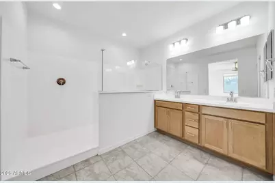 10223 W Piccadilly Road, Avondale, AZ 85392 - Photo 11