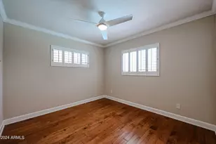 327 E Keim Dr, Phoenix, AZ 85012 - Photo 15