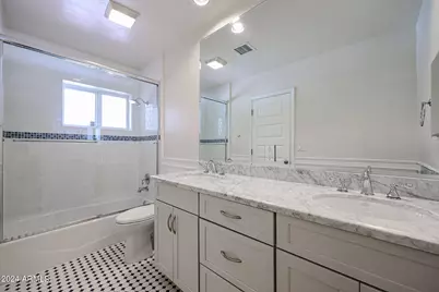 327 E Keim Drive, Phoenix, AZ 85012 - Photo 13