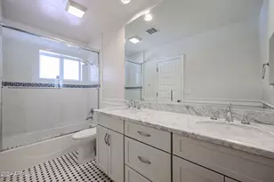 327 E Keim Dr, Phoenix, AZ 85012 - Photo 13