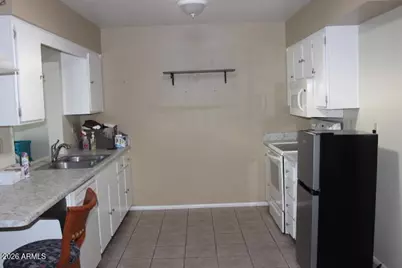 10846 W Santa Fe Drive, Sun City, AZ 85351 - Photo 11