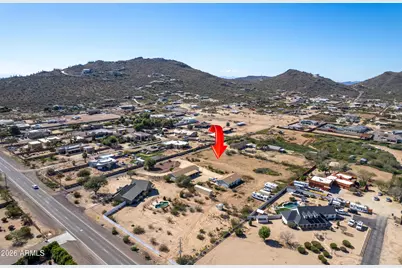 2724 W Blue Eagle Lane #-, Phoenix, AZ 85086 - Photo 9