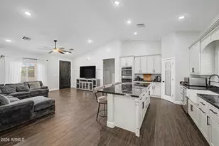 1427 E Whiteley St, Apache Junction, AZ 85119 - Photo 11