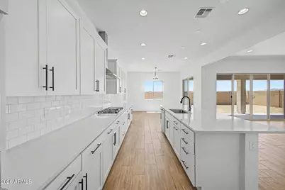18531 W Laurie Lane, Waddell, AZ 85355 - Photo 7