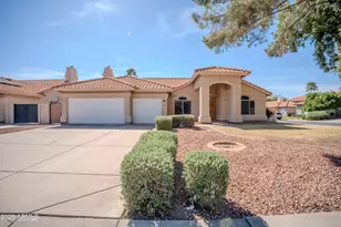 4617 E Acoma Dr, Phoenix, AZ 85032 - Photo 3