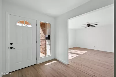 2822 E Yucca Street, Phoenix, AZ 85028 - Photo 5