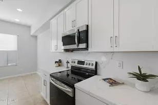 3741 E Catalina Dr, Phoenix, AZ 85018 - Photo 7