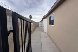 8102 N 30th Dr, Phoenix, AZ 85051 - Photo 19