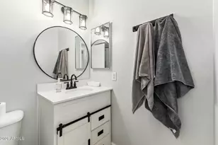 2717 S Alder Dr, Tempe, AZ 85282 - Photo 17