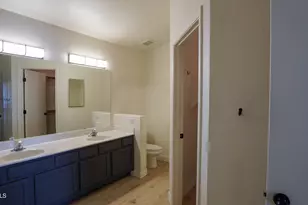 15231 N 87th Dr, Peoria, AZ 85381 - Photo 9