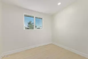 4936 W Highland Ave W, Phoenix, AZ 85031 - Photo 17